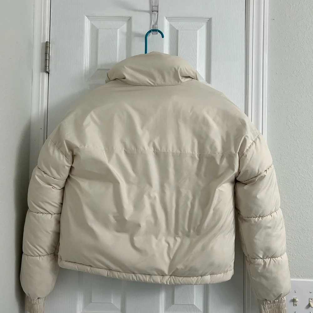 Columbia Cream Cropped Puffer Jacket - Picture 2 of 10